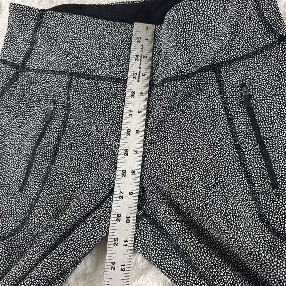 Lululemon Invigorate 7/8 Tight‎ 10 Black White Chakra Print Luxtreme Zip Pocket - Picture 6 of 13